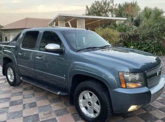 Chevrolet Avalanche z71 2008 imported for sale