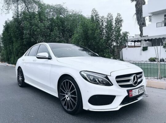 Mercedes C200 Gcc full option 2016 for sale