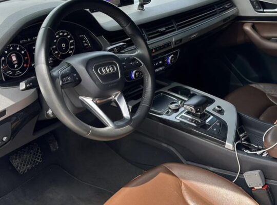 Audi Q7 2017 full option panorama Gcc for sale