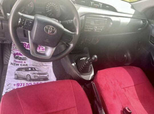 Toyota Hilux 2018 mid option for sale