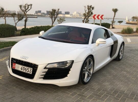 Audi R8 full option 2009 Gcc in good condition for