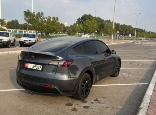 Tesla model Y long range 2022 Gcc for sale