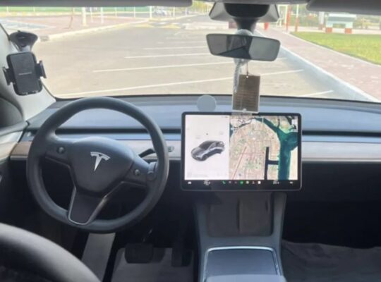 Tesla model Y long range 2022 Gcc for sale