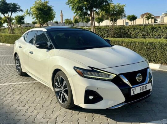 Nissan maxima SV 2019 full option Gcc for sale