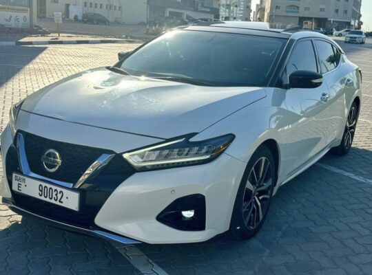 Nissan maxima SV 2019 full option Gcc for sale