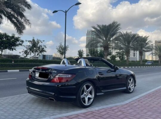 For sale Mercedes SLK 200 Gcc 2014