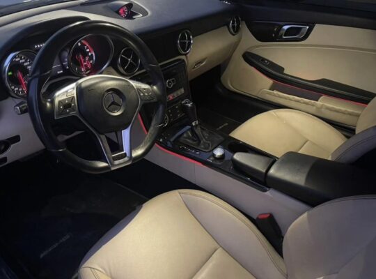 For sale Mercedes SLK 200 Gcc 2014