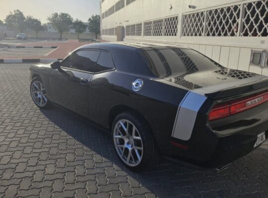 Dodge Challenger 3.6 Gcc 2014 in good condition fo