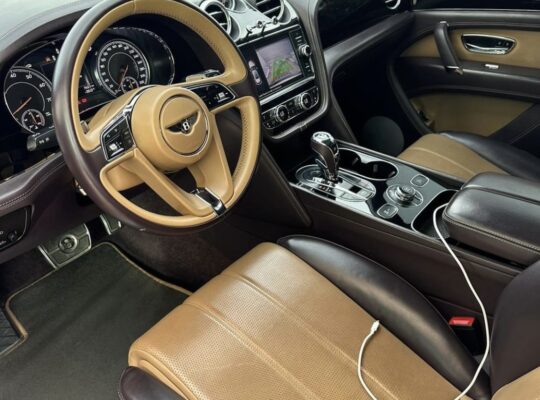 Bentley Bentayga 2019 Gcc for sale in good conditi