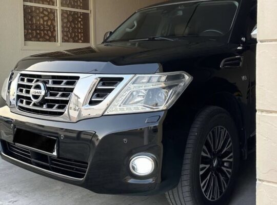 Nissan Patrol platinum 2014 full option for sale