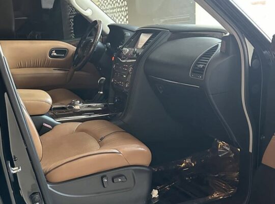 Nissan Patrol platinum 2014 full option for sale