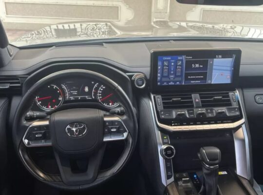 Toyota Land Cruiser VXR 2022 Gcc full option for s