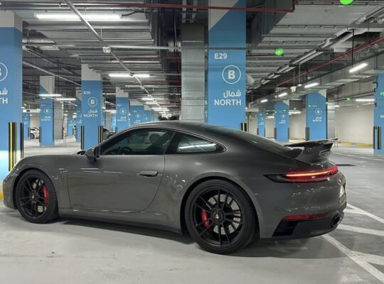 Porsche 911 GTS 2023 Gcc fully loaded for sale
