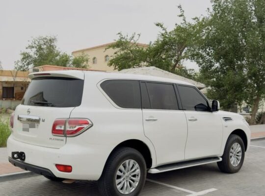 Nissan Patrol SE 2015 in good condition for Sale