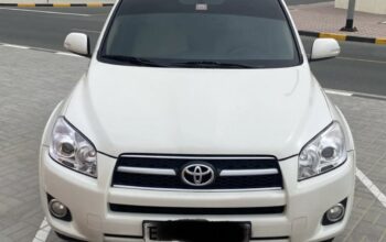 Toyota RAV4 2010 Gcc in good condition for sale