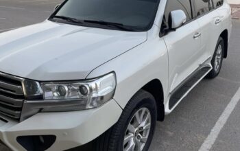 Toyota Land Cruiser GXR 2017 full option for Sale