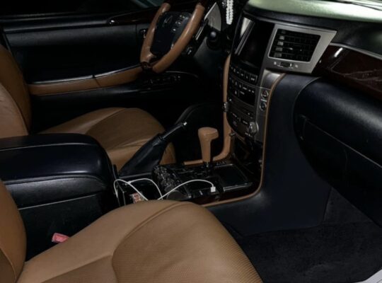 Lexus LX570 full option 2013 Gcc for sale