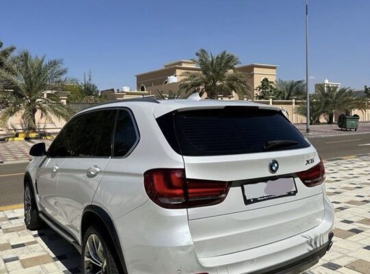 BMW X5 full option 2014 Gcc in good condition for