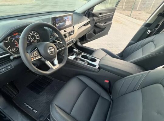 Nissan Altima SR full option 2023 USA imported for