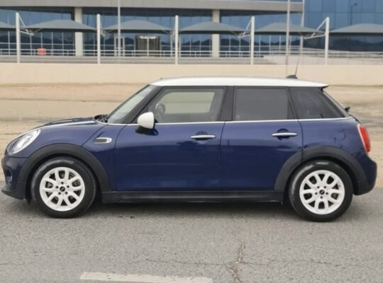 Mini Cooper 2018 Gcc mid option for sale