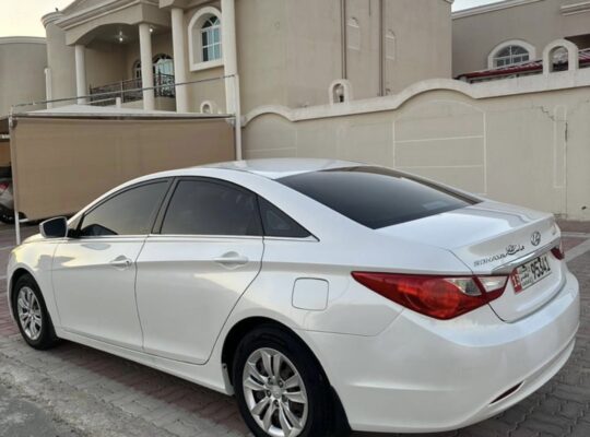 Hyundai sonata 2014 Gcc mid option for sale