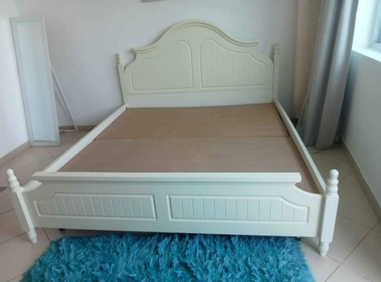 King size bed with mattress on cheap price for sal