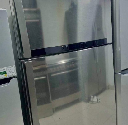 Lg fridge and freezer 2 door 780 litter capacity f