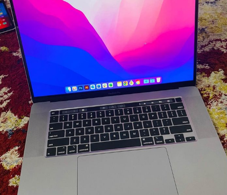 Mac Book Pro 2019(16 Inch ) 6 Core Core I7 For Sal