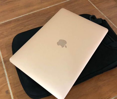 MacBook Air 13-inch 2020 8 gb Ram 256 ssd for sale