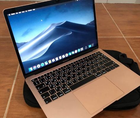 MacBook Air 13-inch 2020 8 gb Ram 256 ssd for sale