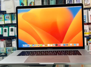 AMacBook Pro 15 inch 2018- core i7 for sale