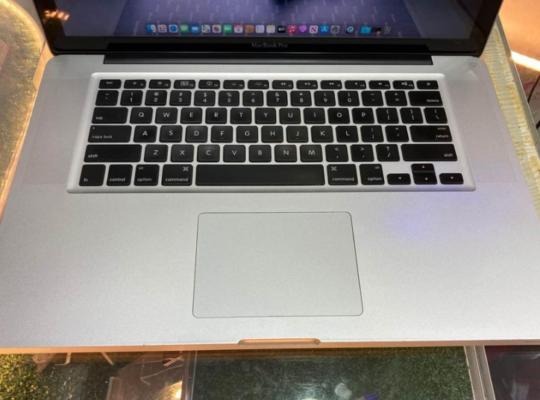 MacBook Pro 15 inch 6GB Ram & 500GB Hard For Sale