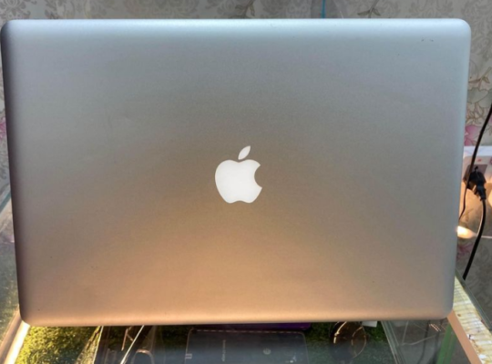 MacBook Pro 15 inch 6GB Ram & 500GB Hard For Sale