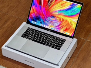 MacBook Pro 2019 Graphics Mac Core i9 32/512GB For