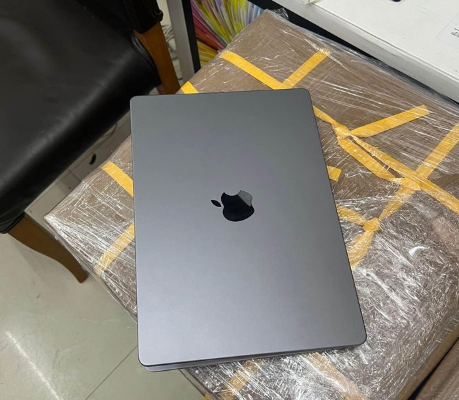 MacBook Pro 2021 M1 max 32/1tb 14-inch for sale