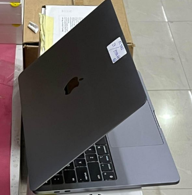 MacBook Pro m2 2022 Ram 24gb 1TB ssd For Sale