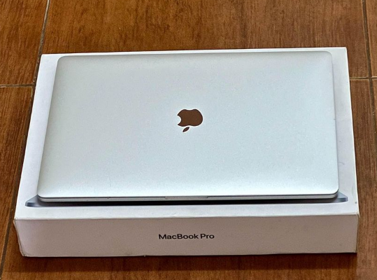 MacBook pro (15-inch 2019 ) 32gb Ram 512 ssd For S