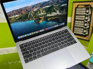 Macbook pro 13-inch 2016 Core i7 for sale