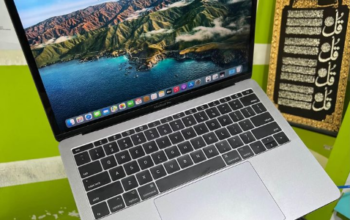 Macbook pro 13-inch 2016 Core i7 for sale