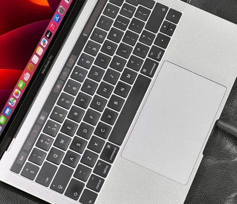 Macbook pro 13-inch 2017 Touch bar For Sale