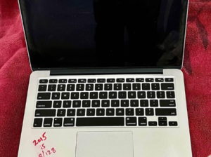 Macbook pro 2015 13-inch 8/128 Core i5 for sale