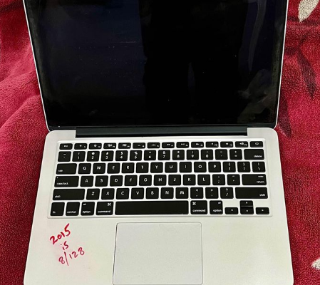 Macbook pro 2015 13-inch 8/128 Core i5 for sale