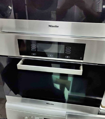 Miele built in electric oven with steam oven for s