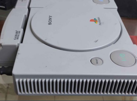 Sony PS1 console with memory card and 1 cd for sal