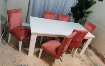 Beautiful Six chairs Dining table going cheap for