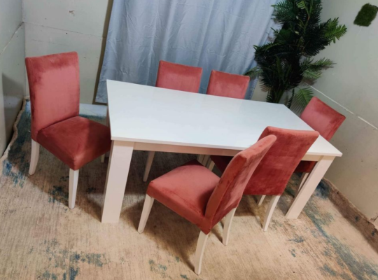 Beautiful Six chairs Dining table going cheap for