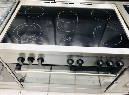 Westpoint electric cooker good condition for sale