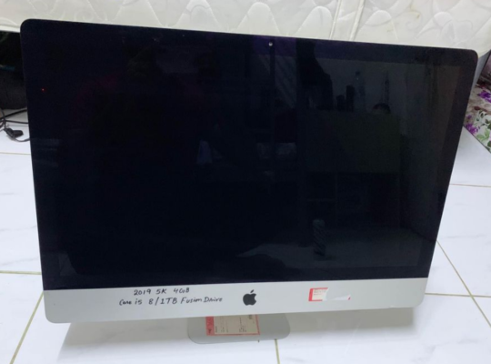 iMac 27inch 5K 4GB Graphics For Sale