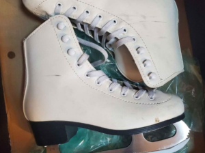 Dxb size 03white figure skates for sale