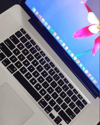 Apple MacBook Pro 17inch For Sale